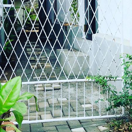 Haus 35 Bed and Breakfast Weligama Exteriör bild