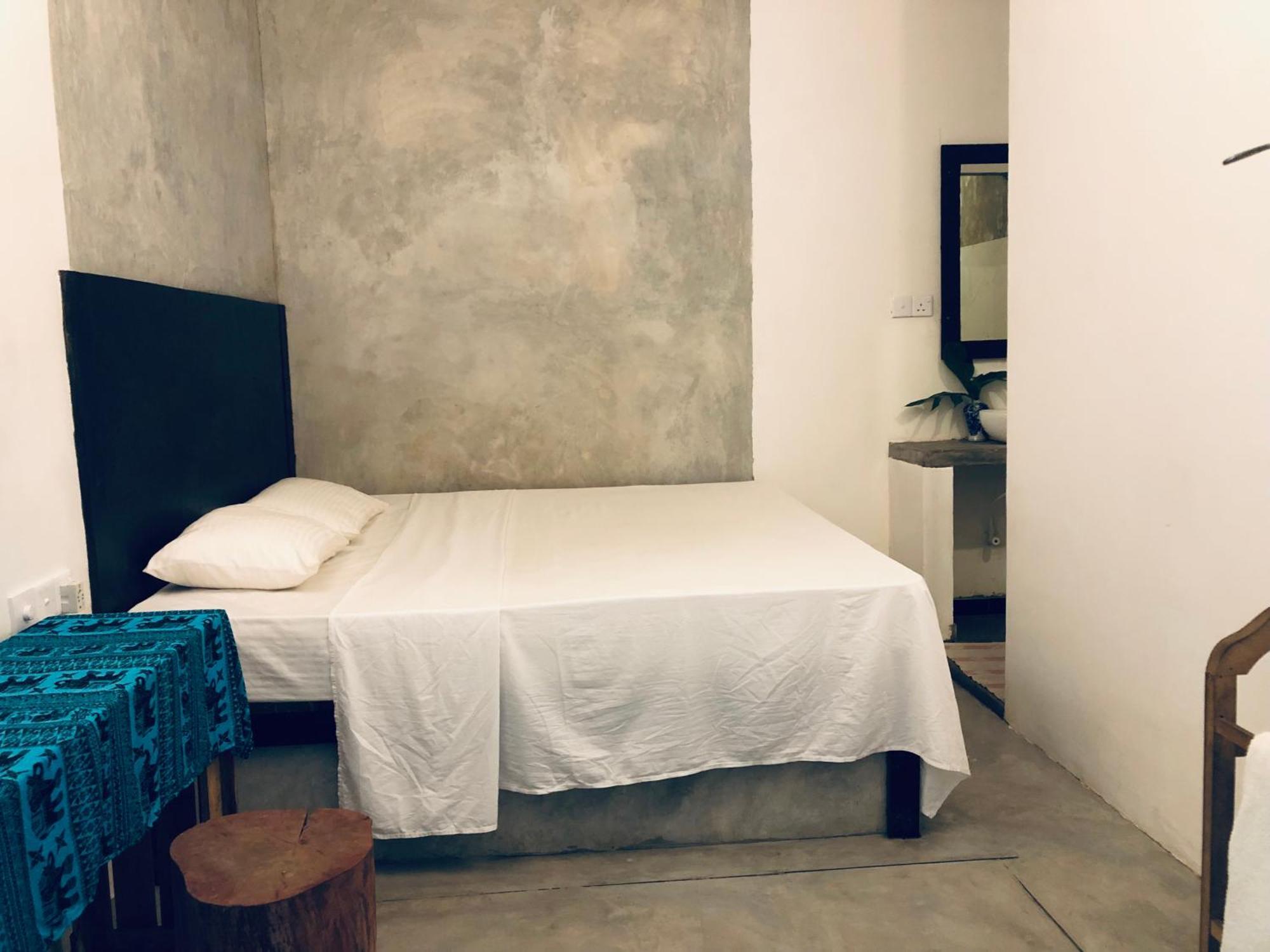 Haus 35 Bed and Breakfast Weligama Exteriör bild